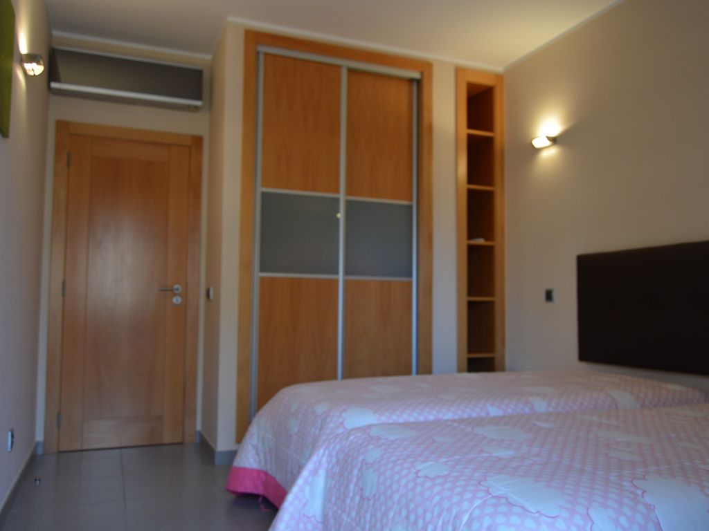 Lovely Spacious 2-bedroom apartment in Quarteira to rent