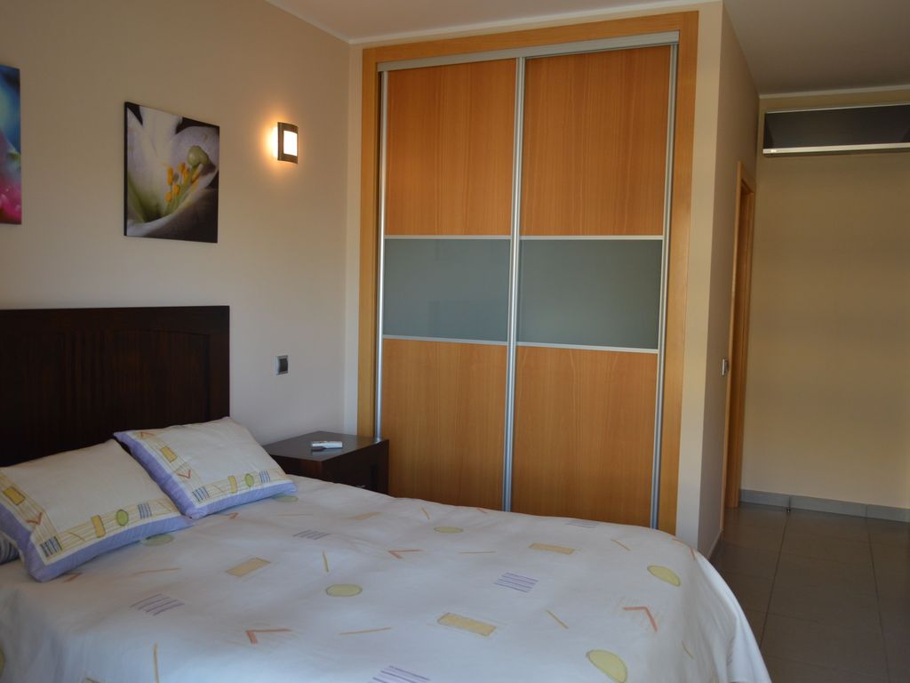 Lovely Spacious 2-bedroom apartment in Quarteira to rent