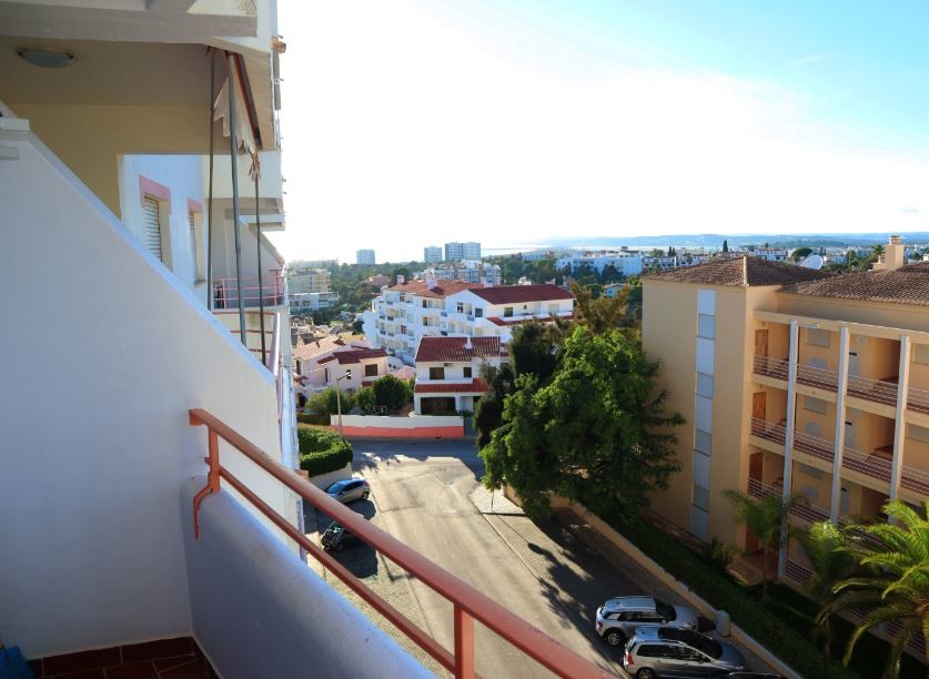 Large studio Apartment in Alvor to rent