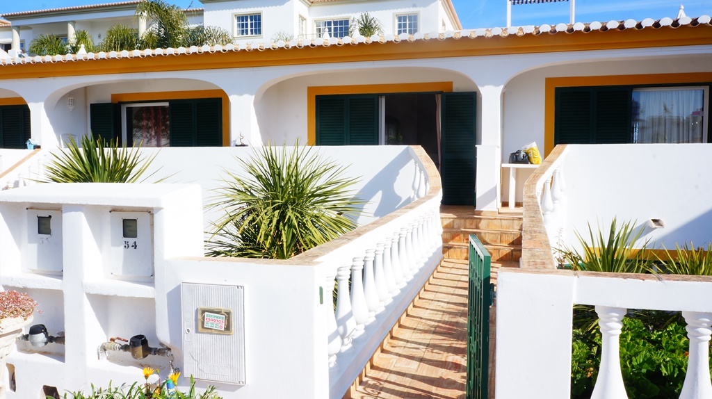 1 and 2-bedroom cottages in the heart of Praia da Luz to rent