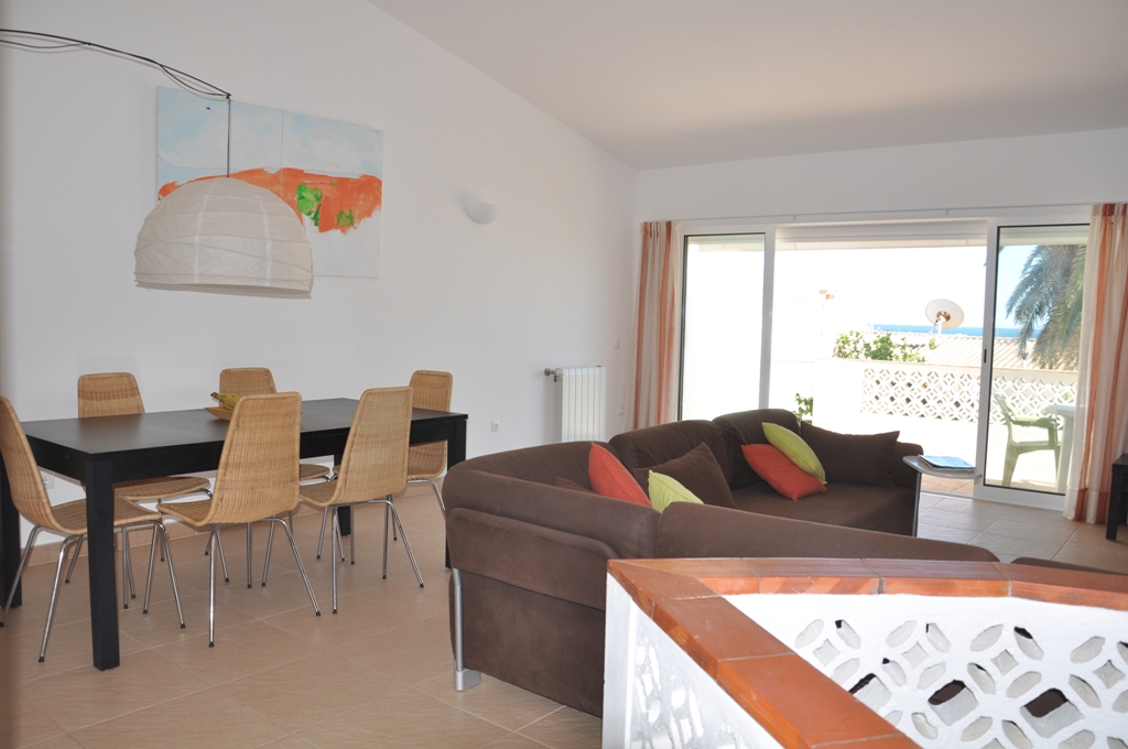 Excellent location 20 meters from the beach in luz to rent