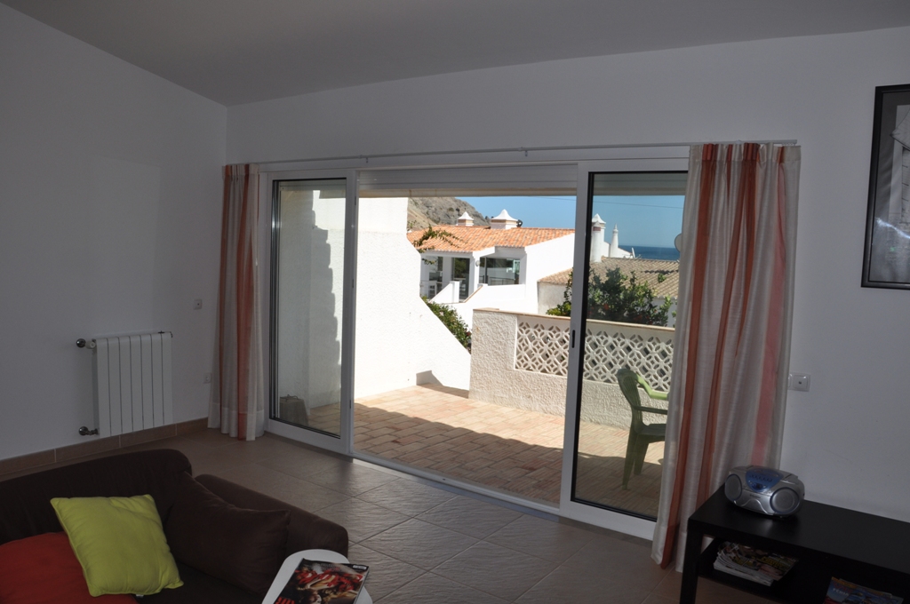 Excellent location 20 meters from the beach in luz to rent