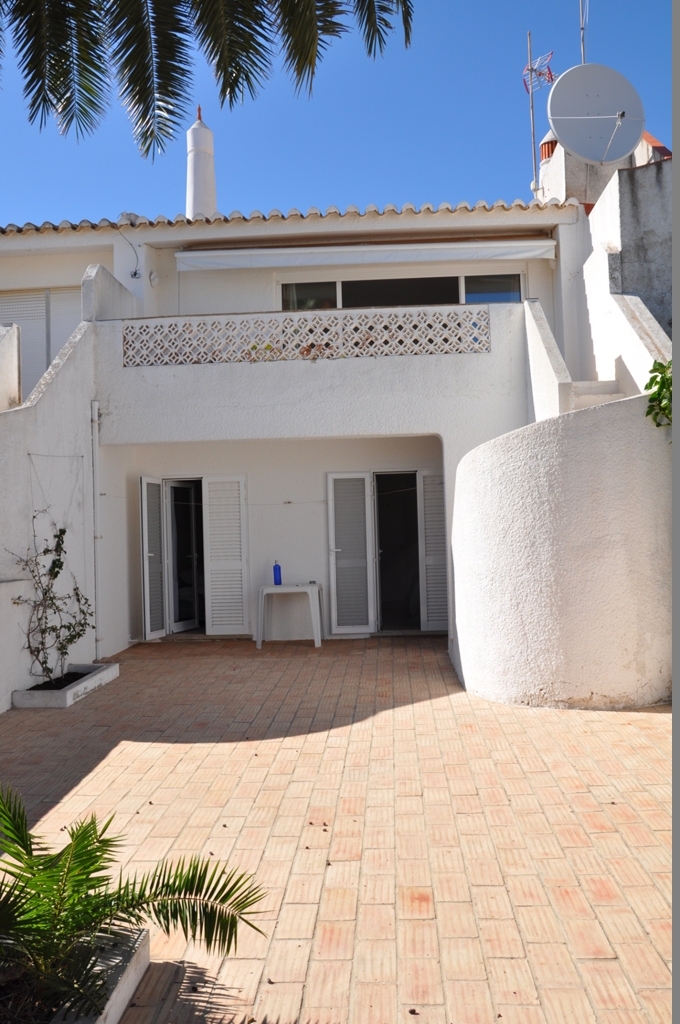 Excellent location 20 meters from the beach in luz to rent