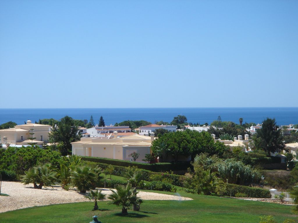 Traditional 2-bedroom townhouse in Carvoeiro to rent