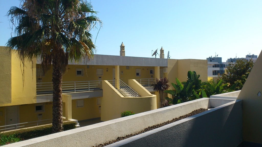 2-bedroom apartment with stunning sea views rent